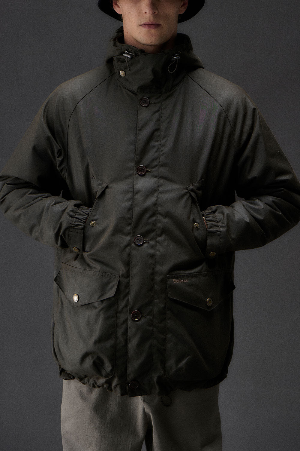 Barbour リエンジニアリング エンデュランス マウンテン ワックス パーカー (オリーブ)