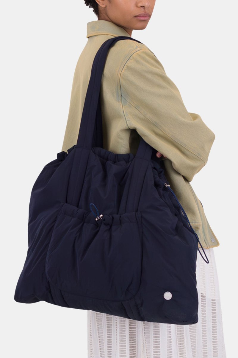 Folk Wadded Tote Bag (Navy) | Bags