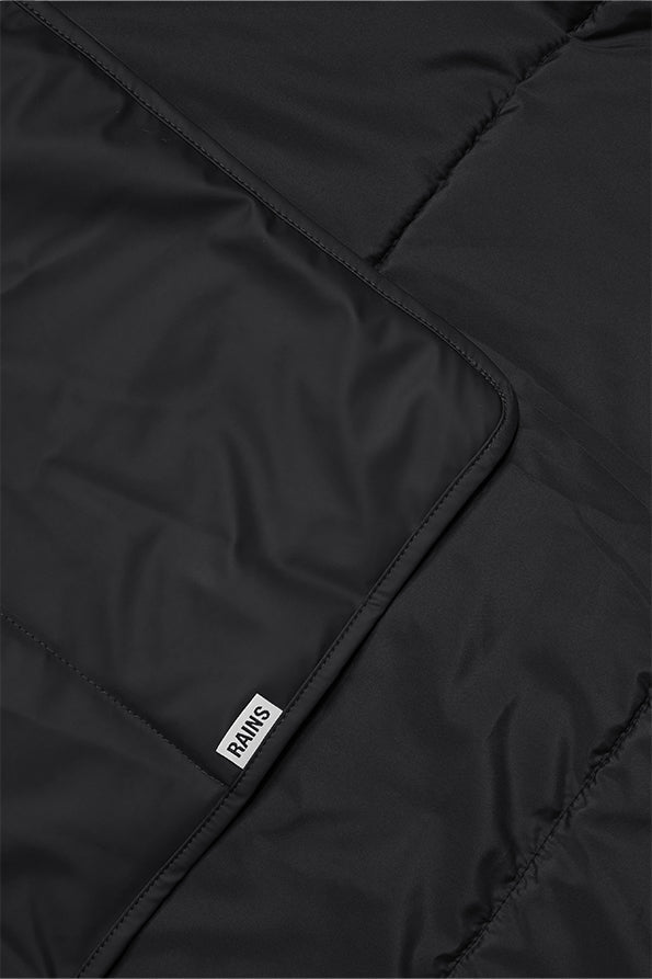 Rains Waterproof Quilted Packable Blanket (Black) | Lifestyle