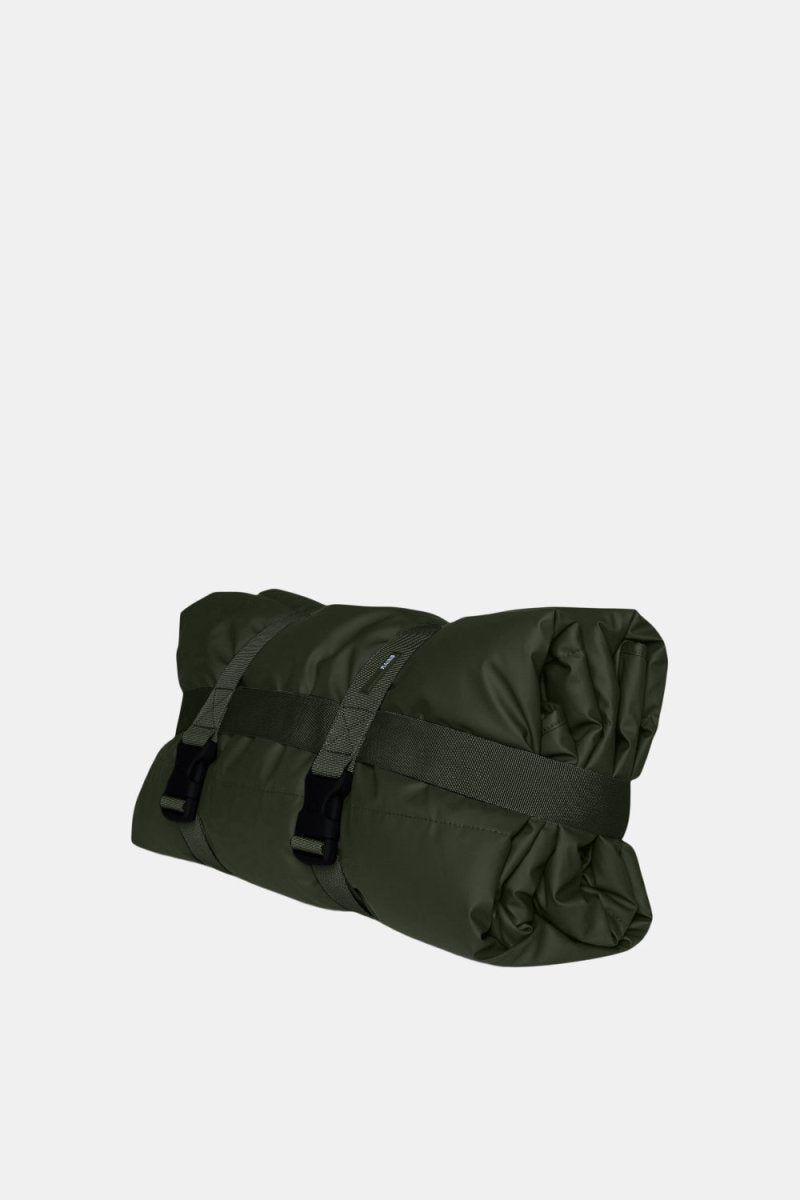 Rains Waterproof Quilted Packable Blanket (Green) | Lifestyle